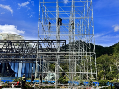 Giàn giáo ringlock với giàn giáo nêm khác nhau như thế nào?